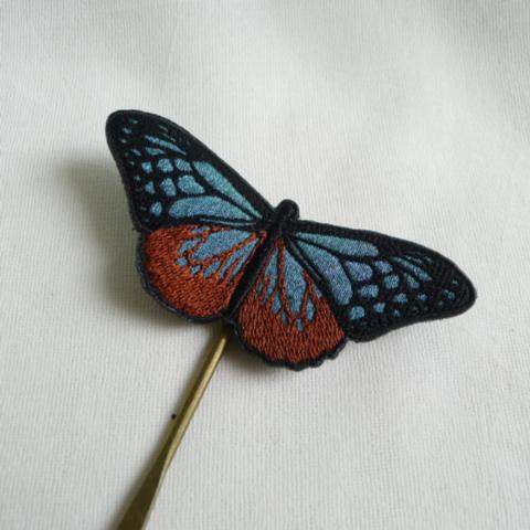 アサギマダラ刺繍簪1枚目の画像